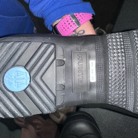 Hunter Rain Boots - Women’s Original Tall (size 8) - Picture 5 of 8